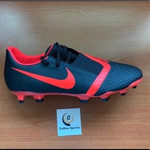 Nike Phantom Venom Men’s Soccer Cleats